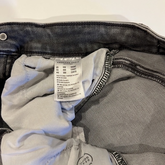 American Eagle High Waisted Distressed Jeans Size 000 - Picture 5 of 7